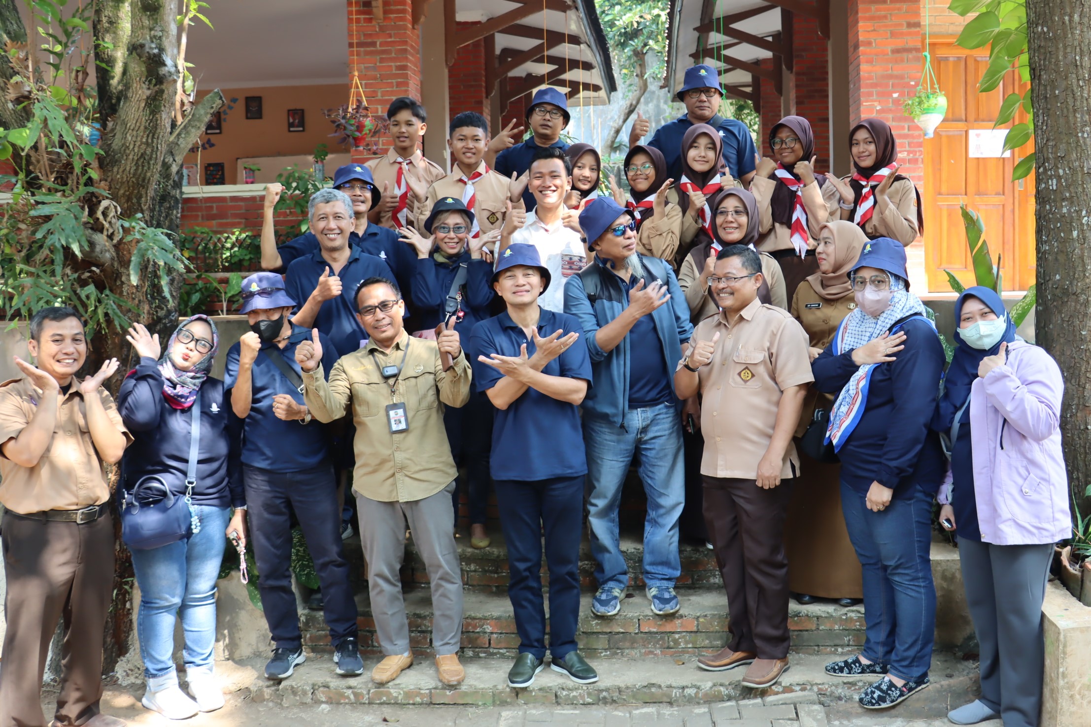 Kunjungan ke Sekolah Prototipe Pangan Akuatik Purwakarta